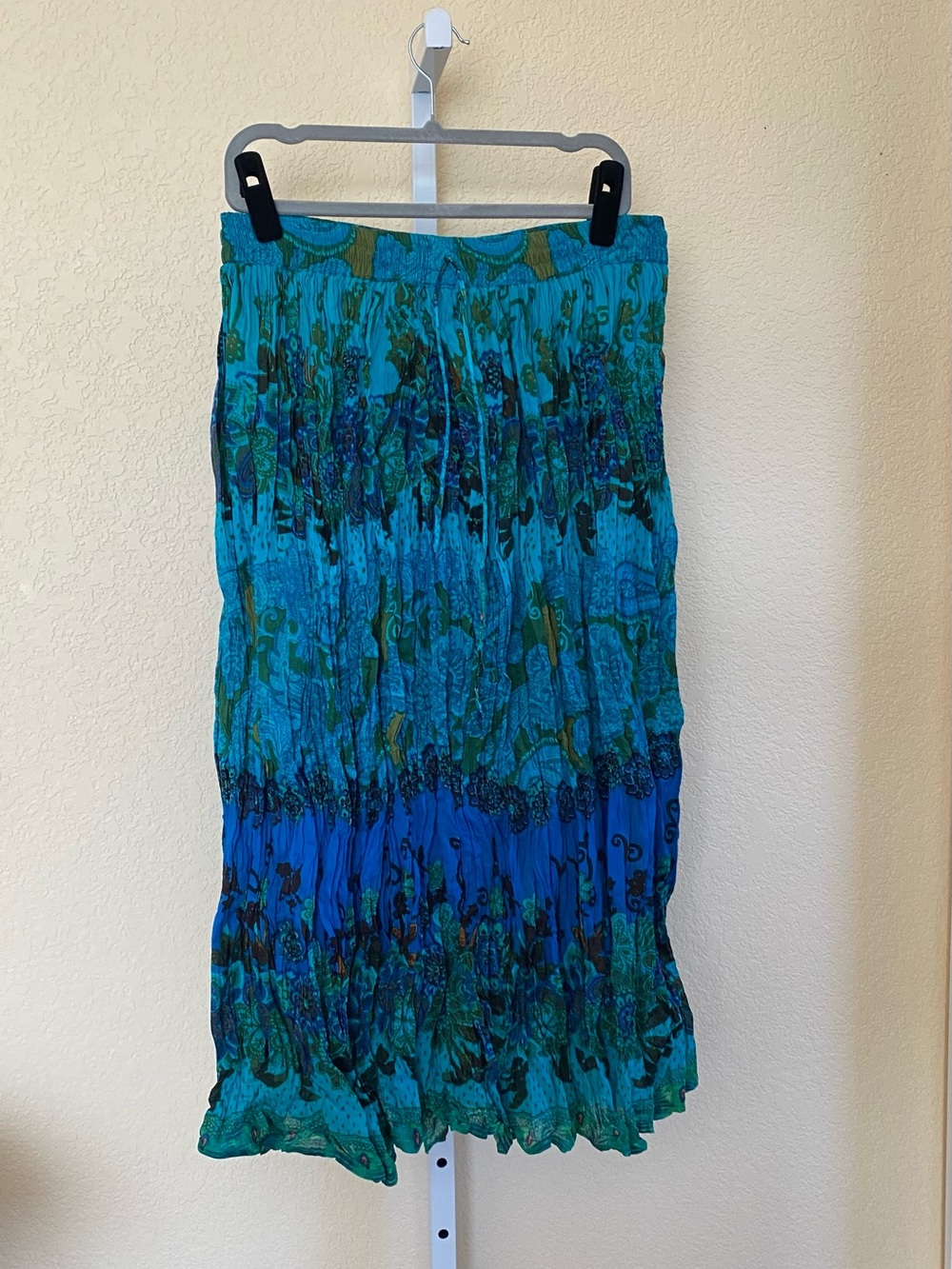 Women's Teal & Blue Printed Maxi Crinkle Size Medium Skirt